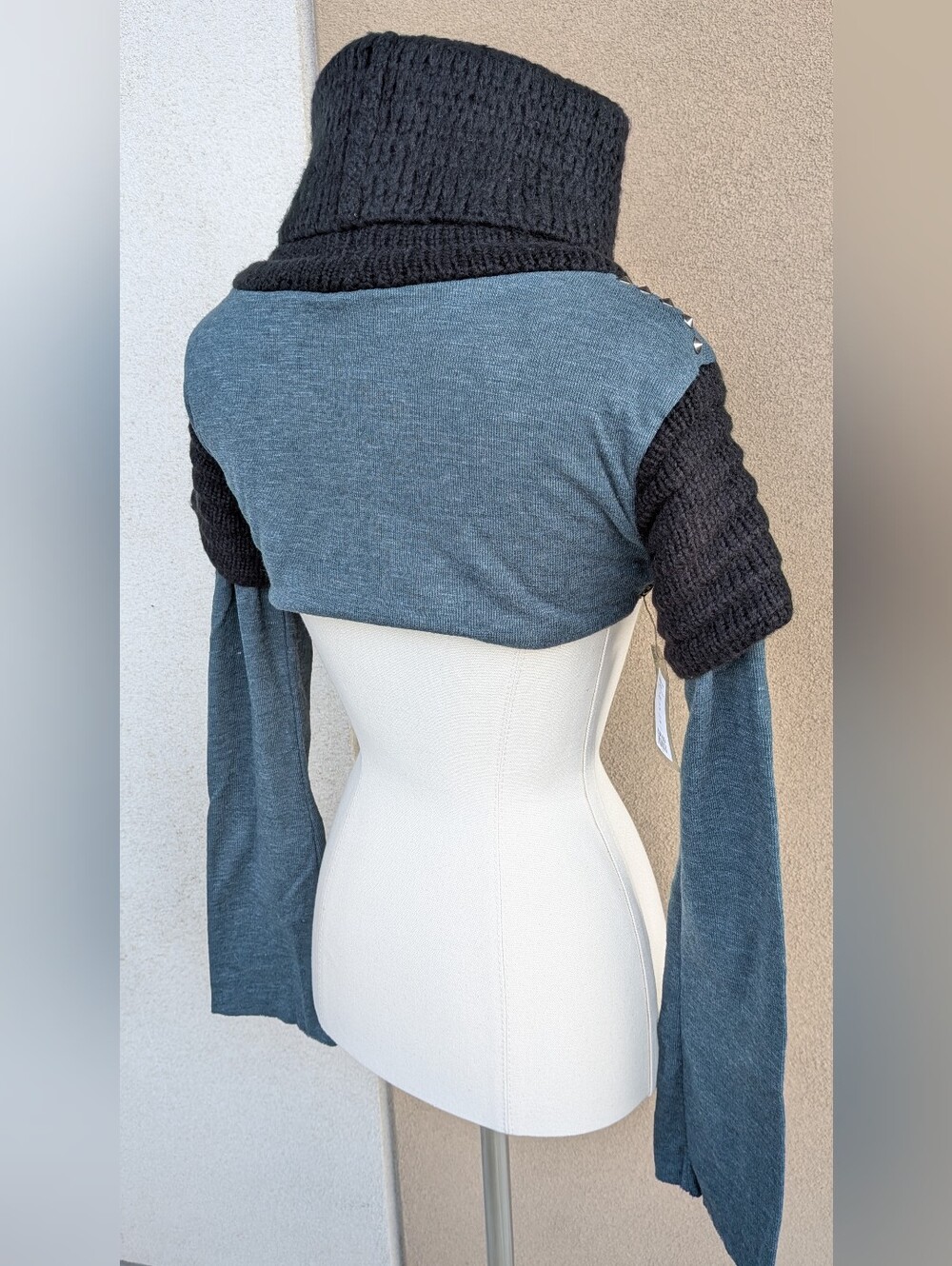 Psylo Armadillo Crop Sweater Teal Blue Black Studded Punk Goth S/M NWT - Picture 5 of 9